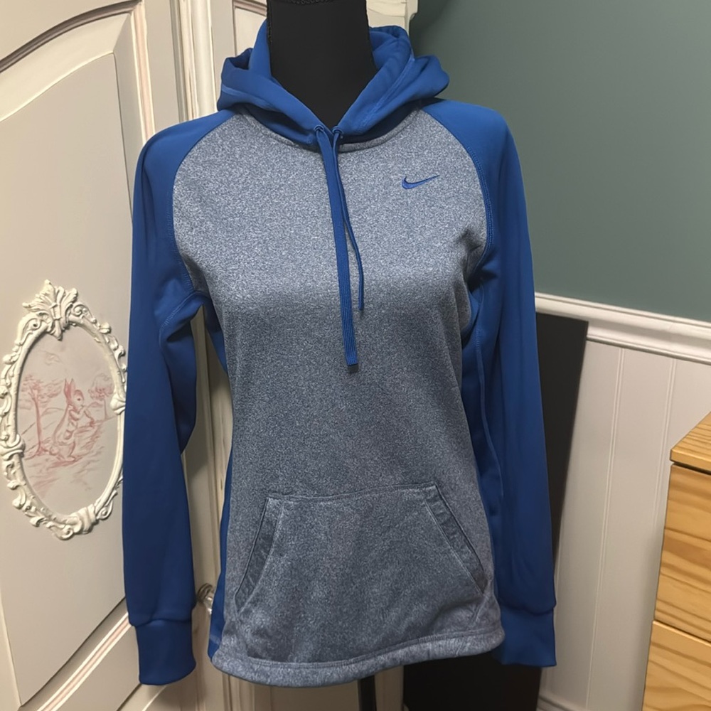 Nike thermafit xsmall hoodie
